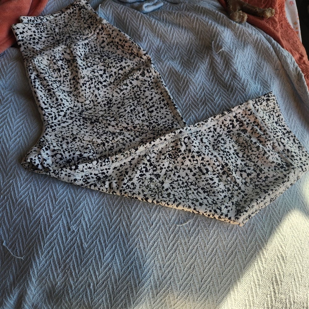 Old Navy Powersoft Crop Leggings